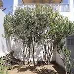 Beachfront 2br - Free Parking 公寓
