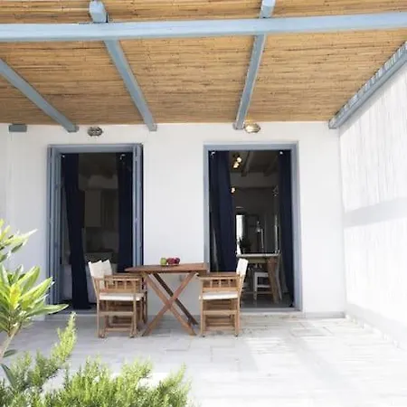 Beachfront 2br - Free Parking Apartment