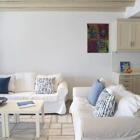 Beachfront 2br - Free Parking