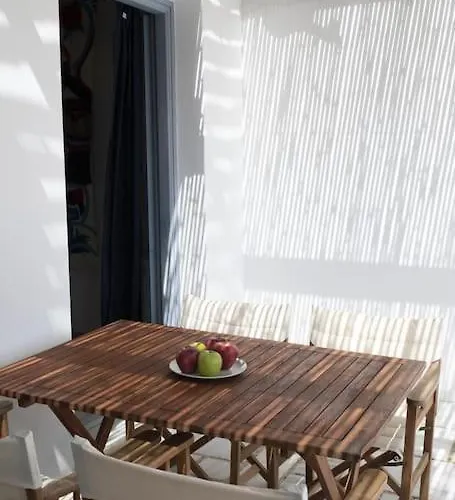 Beachfront 2br - Free Parking *