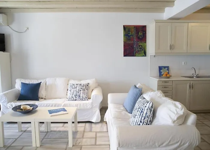 Beachfront 2br - Free Parking