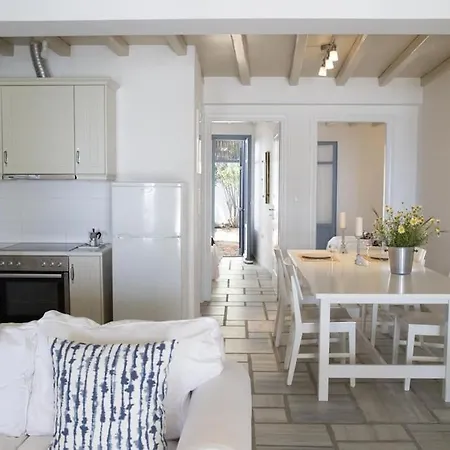 Beachfront 2br - Free Parking