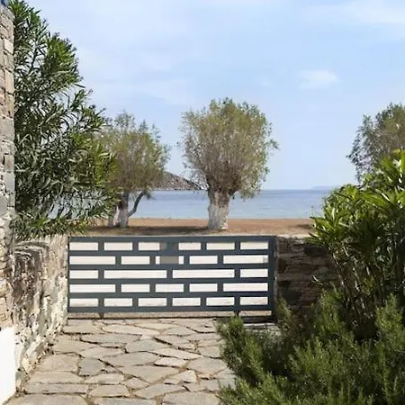 Apartment Beachfront 2br - Free Parking *